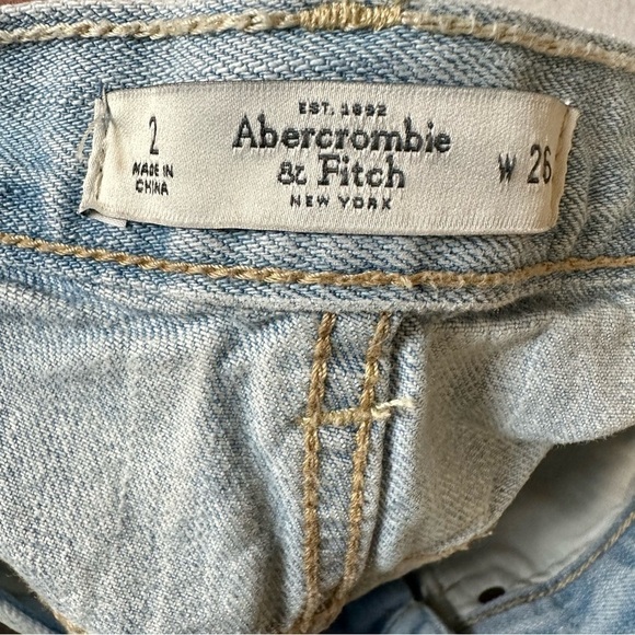 Abercrombie & Fitch Distressed Jean Shorts Size 26 - Picture 2 of 9